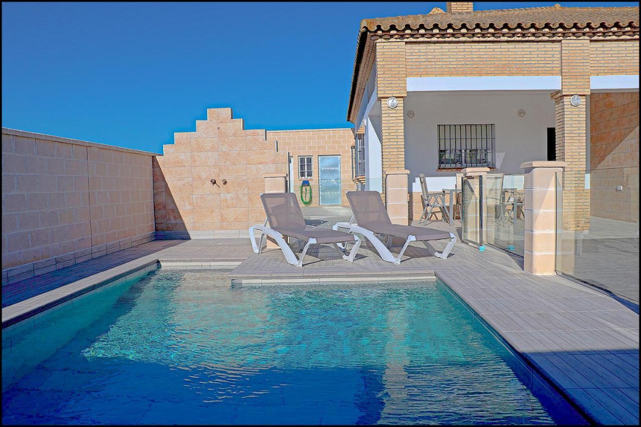 Chalet Penuelas Con Piscina Кониль-де-ла-Фронтера Экстерьер фото