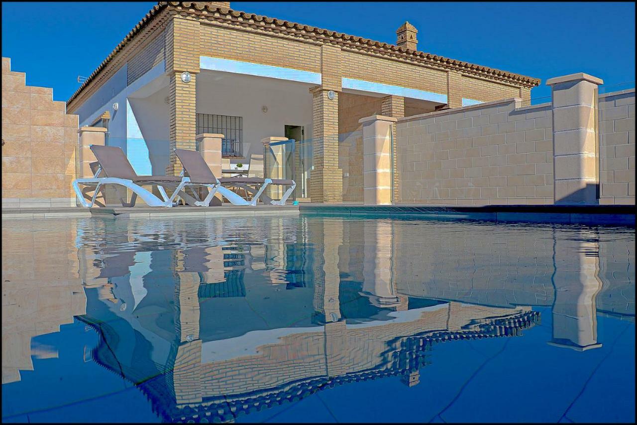 Chalet Penuelas Con Piscina Кониль-де-ла-Фронтера Экстерьер фото